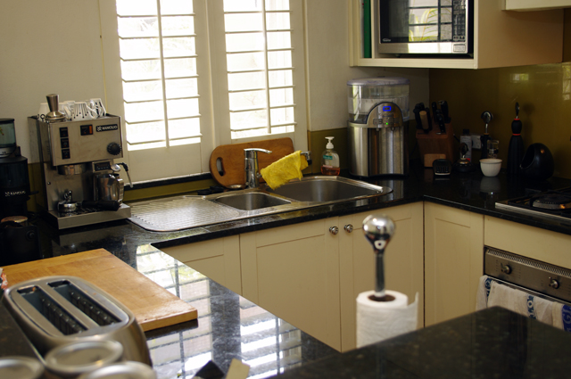 KITCHEN 2.jpg